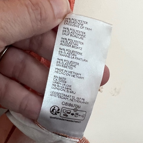 Kimchi Blue x Urban Outfitters Jill Velvet Cherub Mini Dress - Picture 15 of 16